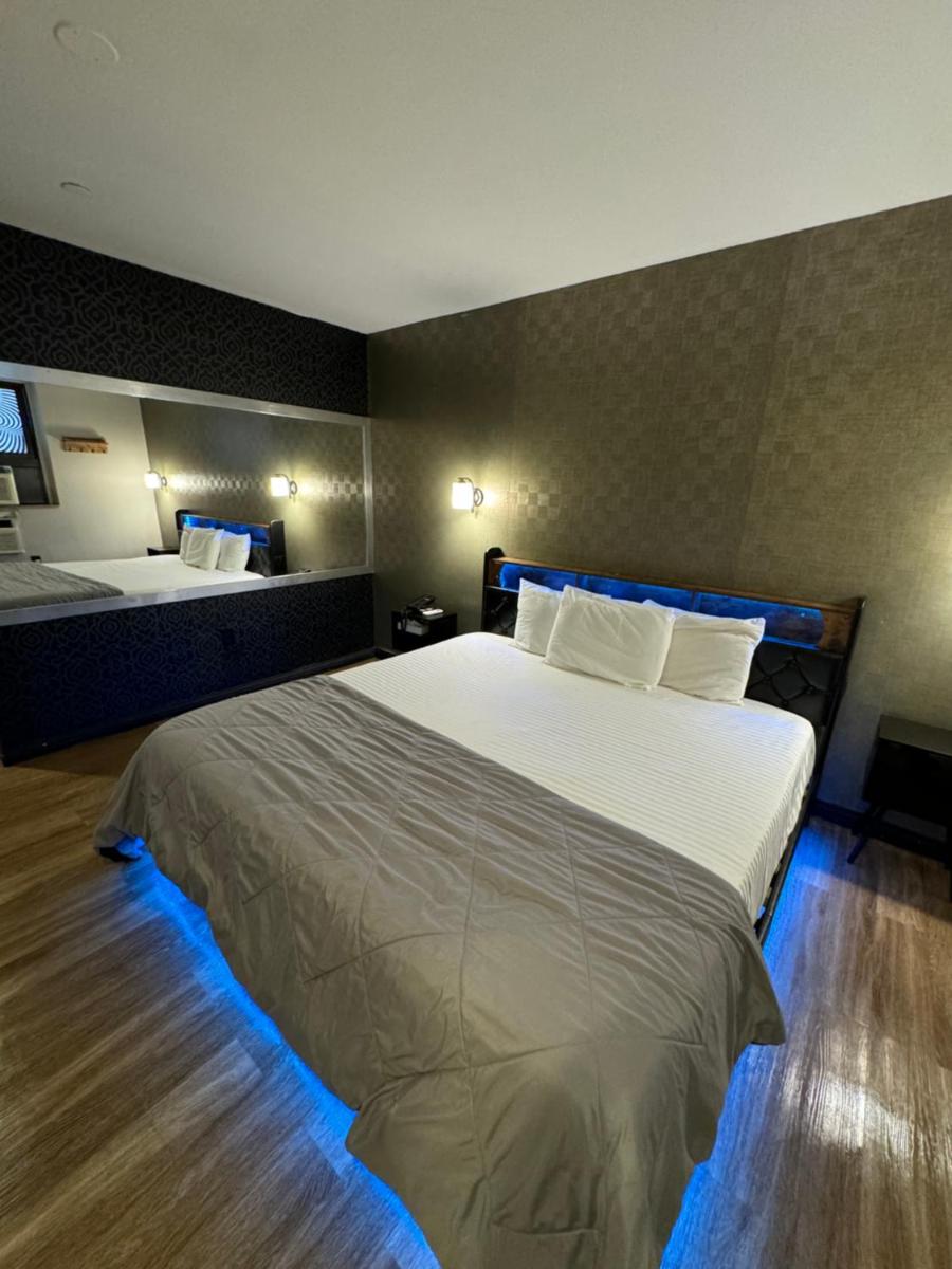 Image 1 of Cabana Hotel Yankee Stadium