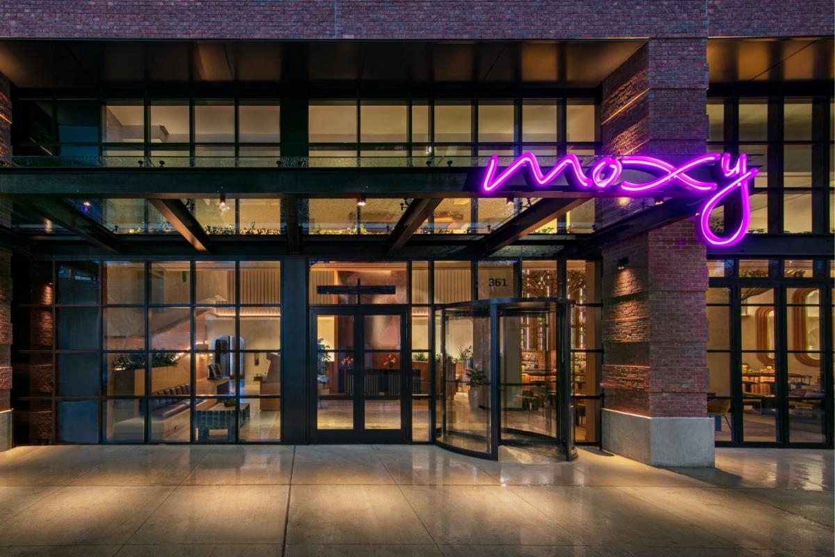 Image 4 of Moxy Brooklyn Williamsburg