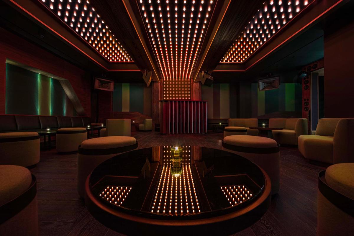 Image 1 of Moxy Brooklyn Williamsburg