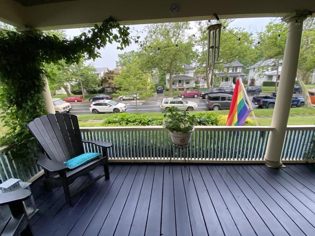 Image 2 of 3 – 4 Bdrm Victorian Beach House
