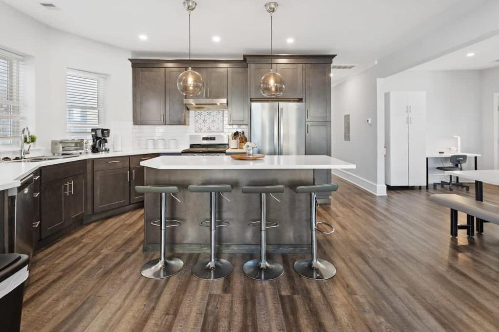 Image of 3 Beachfront Apts with 12BR 6BA in AC