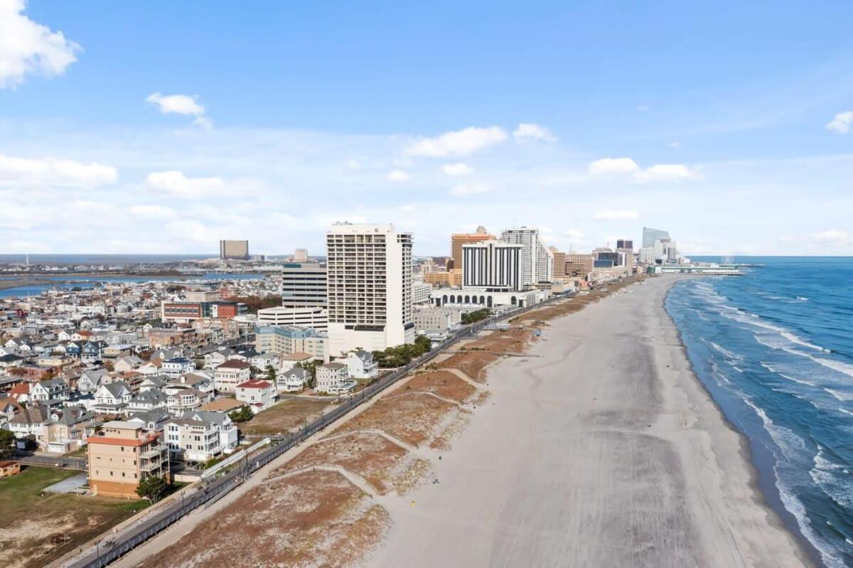 Image 2 of 3 Beachfront Apts with 12BR 6BA in AC