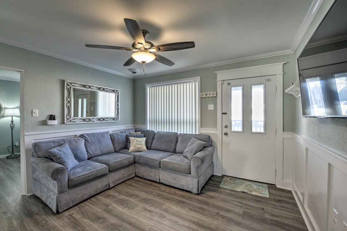 Image 4 of Beach Block Wildwood Condo – Proximity to Dining!