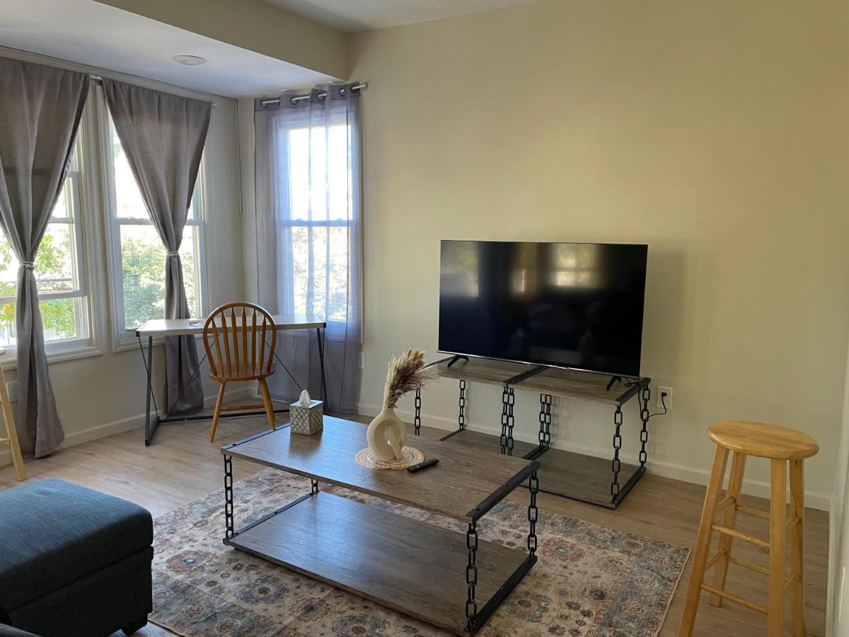 Image 1 of Bright, sunny Newark apartment!