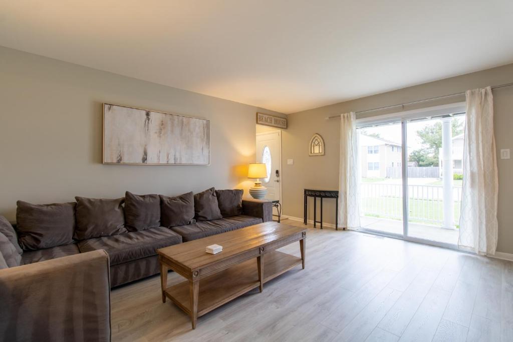 Image of Cozy 3BR Home – Steps from the Shore