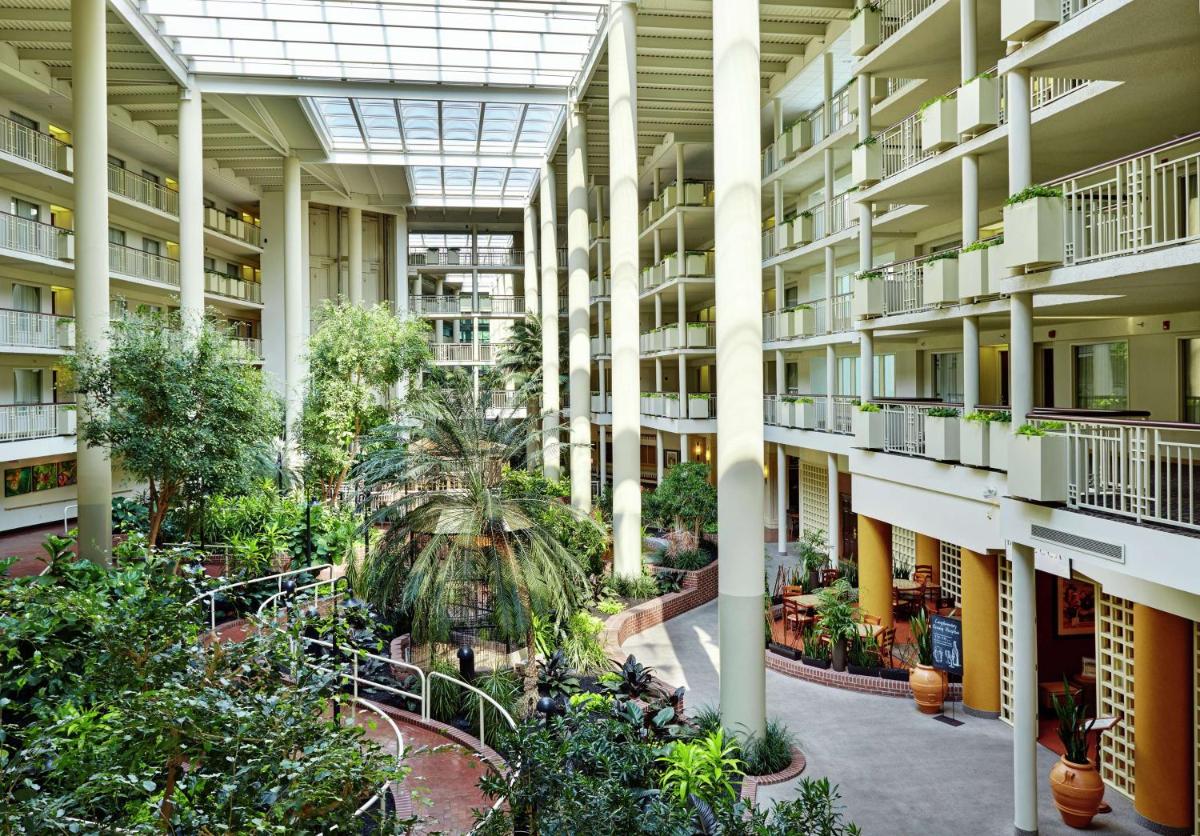 Image 1 of Embassy Suites Parsippany