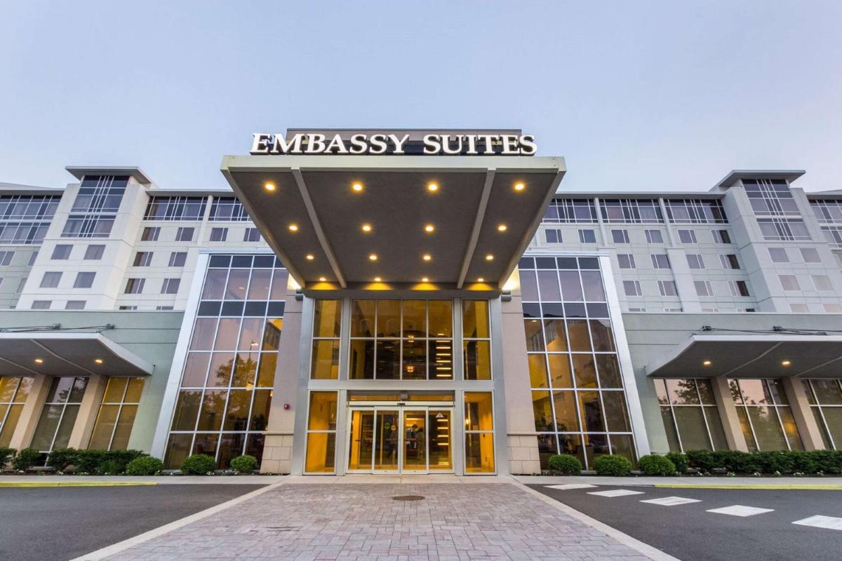 Image 2 of Embassy Suites by Hilton Newark Airport