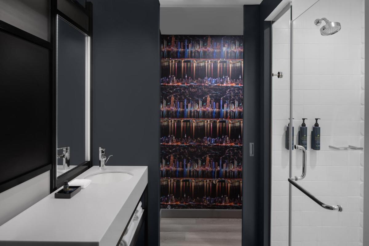 Image 3 of Aloft New York Chelsea