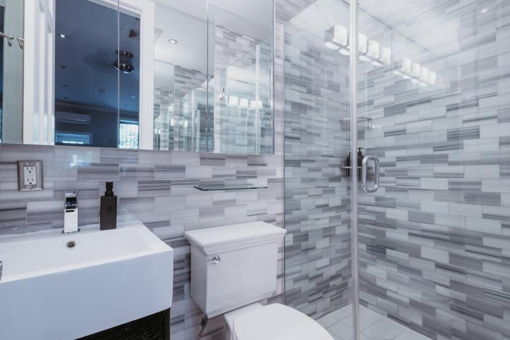 Image 3 of Cozy Urban Retreat – East Village Manhattan