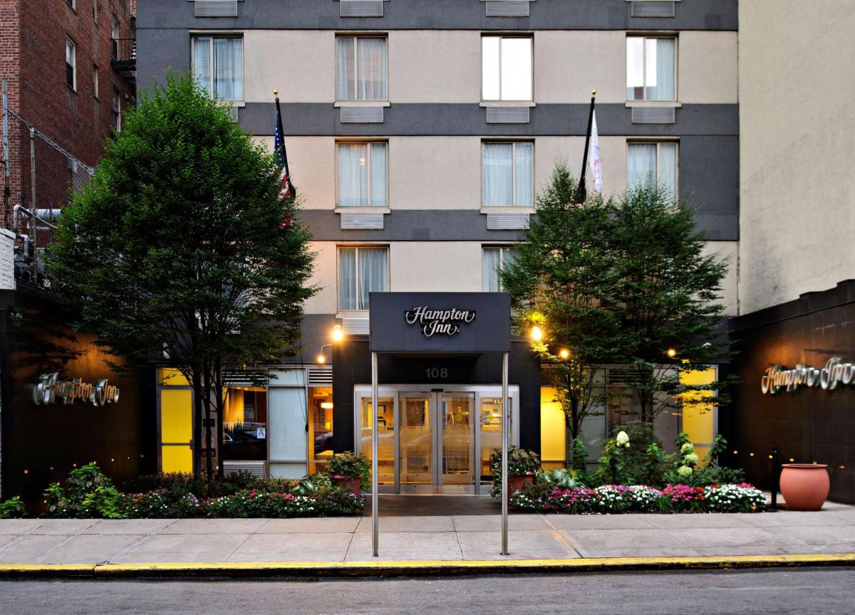 Image 1 of Hampton Inn Manhattan Chelsea