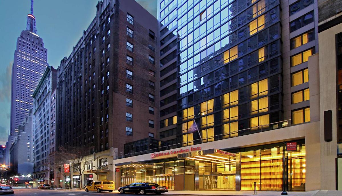 Image 1 of Hilton Garden Inn New York/Midtown Park Avenue