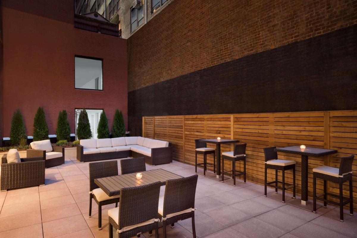 Image 2 of Hilton Garden Inn New York Times Square South