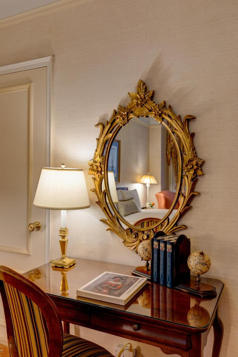 Image 4 of Hotel Elysee by Library Hotel Collection