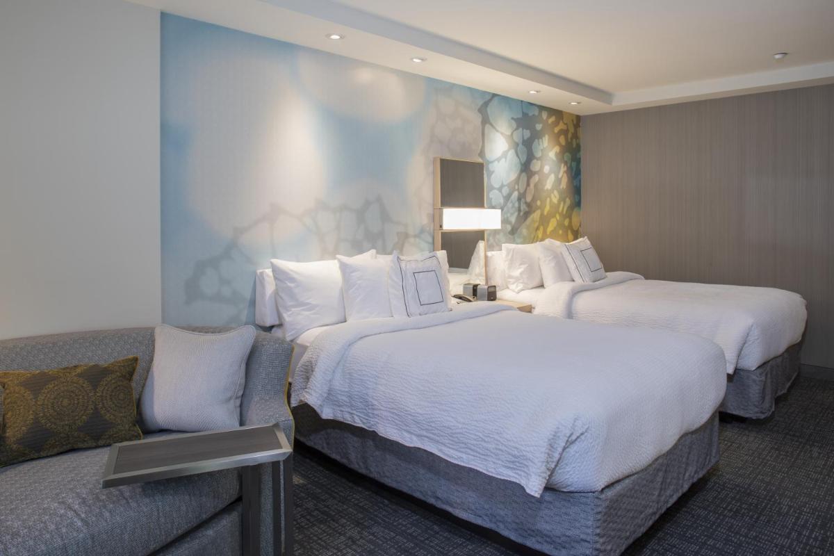 Image 1 of Courtyard by Marriott New York Queens/Fresh Meadows